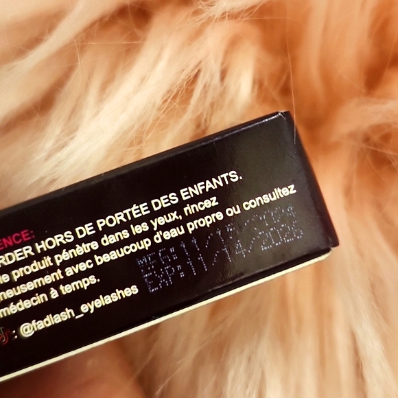 Brand New FADLASH STRIP EYELASH GLUE-2CT - Picture 3 of 3